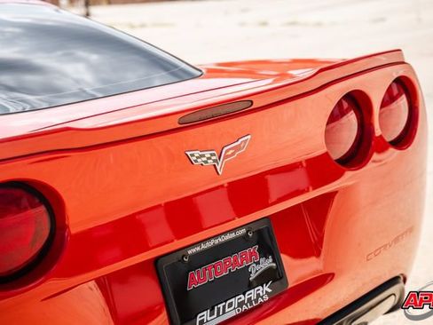 Used 2011 Chevrolet Corvette Z06 w/ Z06 Carbon Fiber Package RWD image 34