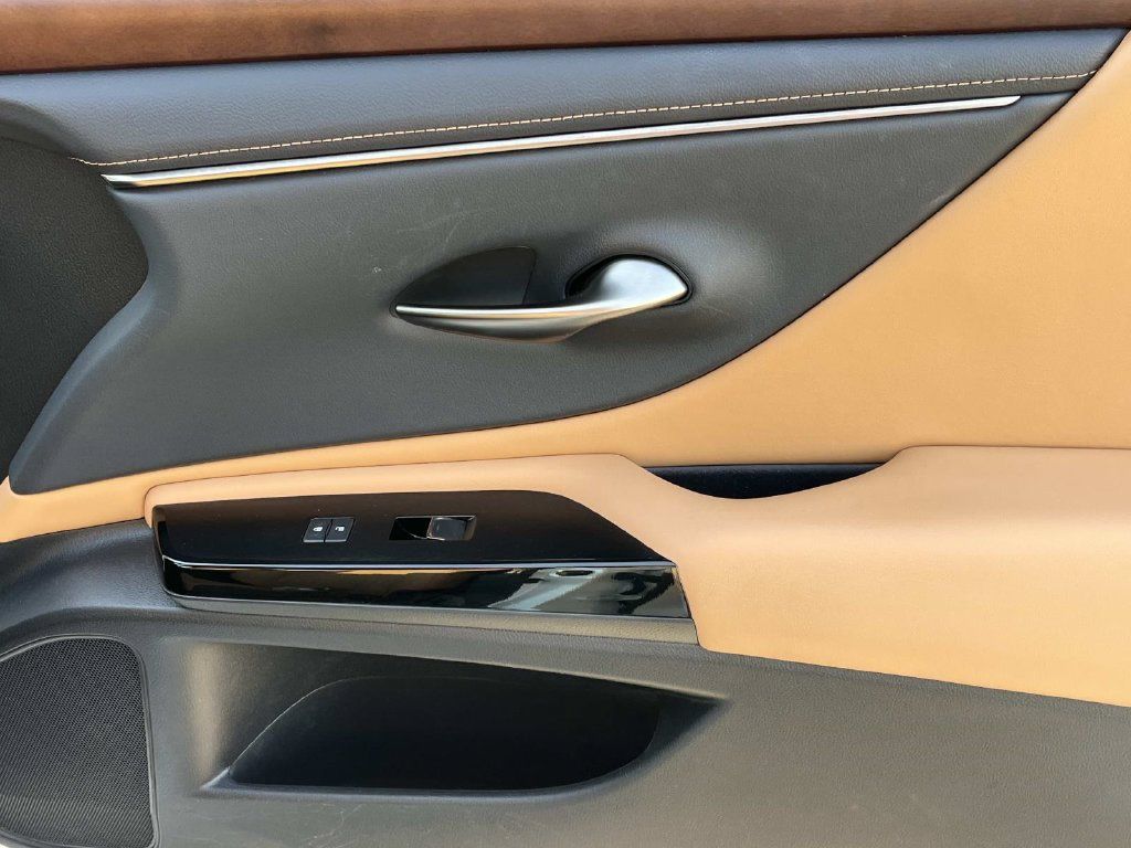 Used 2023 Lexus ES 350 w/ Premium Package FWD image 25