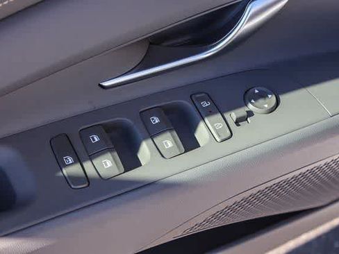 Certified 2025 Hyundai Elantra Sport FWD image 27