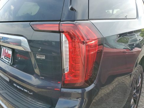 Used 2023 GMC Yukon XL Denali AWD/4WD image 19