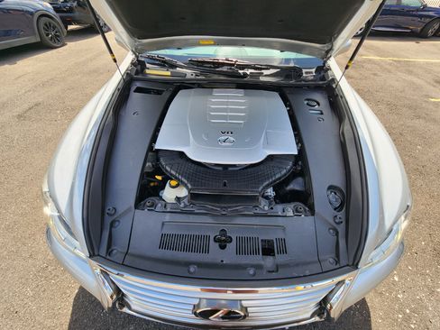 Used 2013 Lexus LS 460 Luxury image 29