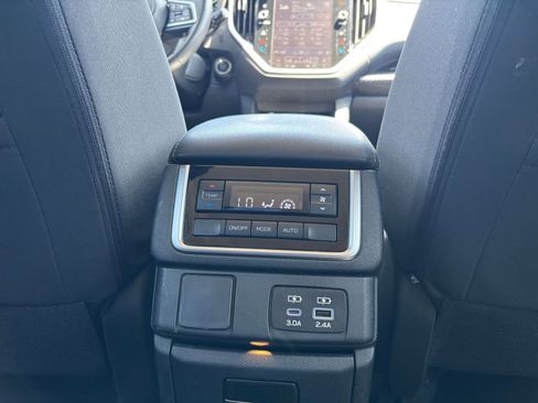 Used 2025 Subaru Ascent Premium AWD/4WD image 24