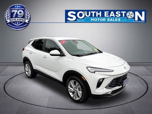 Used 2024 Buick Encore GX Preferred FWD image 2