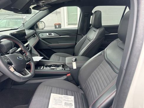 Used 2025 Ford Explorer ST-Line w/ Premium Package AWD/4WD image 8