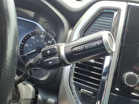 Used 2020 Nissan Titan SV w/ SV Convenience Package AWD/4WD image 10