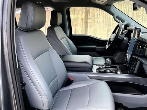 Used 2025 Ford F150 Lightning Flash image 8