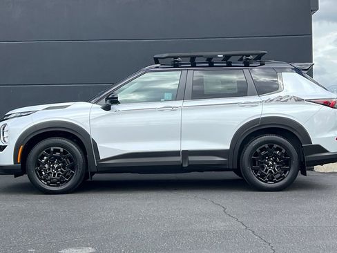 New 2026 Mitsubishi Outlander AWD image 8