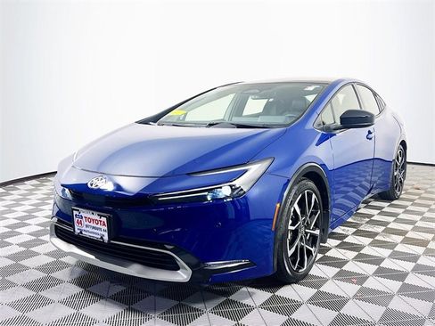 Certified 2025 Toyota Prius Plug-In Hybrid image 2
