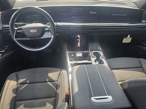 New 2026 Cadillac Escalade Luxury AWD/4WD image 16