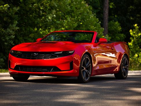 Used 2020 Chevrolet Camaro LT w/ Technology Package RWD image 24