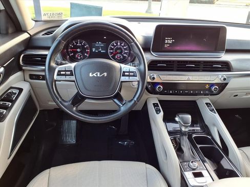 Certified 2022 Kia Telluride EX w/ EX Premium Package image 12