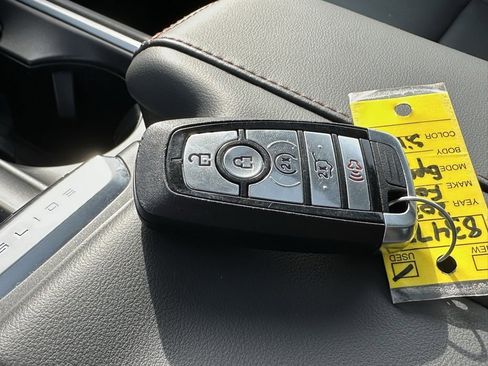 Used 2025 Ford Expedition Active image 36