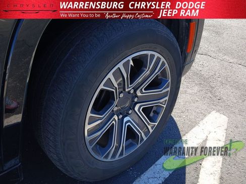 Used 2024 Jeep Wagoneer Series II w/ Flexible Seating Group image 34