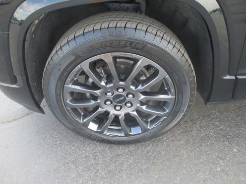 Used 2023 GMC Acadia Denali w/ Black Diamond Edition image 14