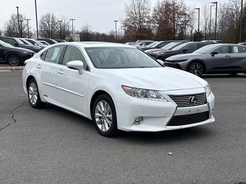 Used 2013 Lexus ES 300h w/ Luxury Pkg image 1