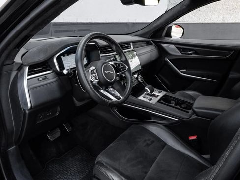 Used 2025 Jaguar F-PACE SVR AWD/4WD image 2