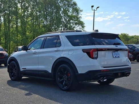 Used 2025 Ford Explorer ST AWD/4WD image 4