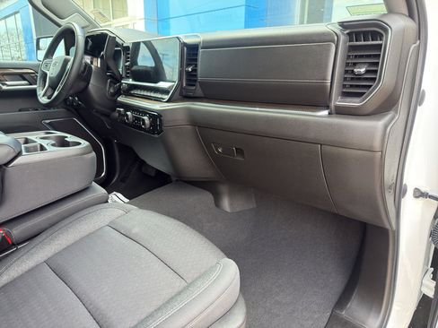 Used 2024 Chevrolet Silverado 1500 RST w/ Z71 Off-Road Package image 51