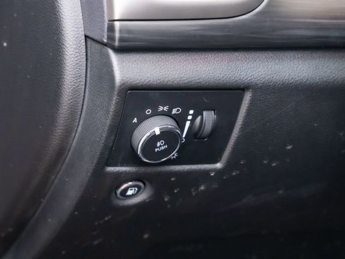 Used 2019 Jeep Grand Cherokee Altitude image 20