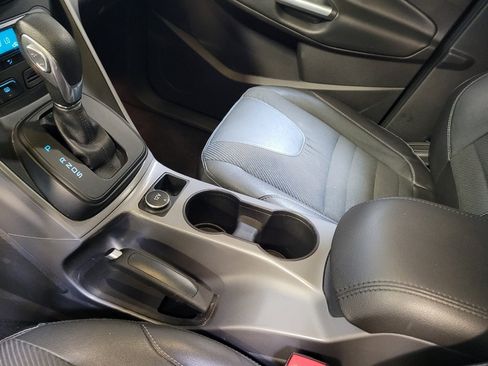 Used 2016 Ford Escape SE w/ SE Chrome Package FWD image 26