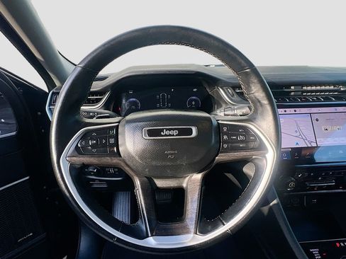 Used 2022 Jeep Grand Cherokee L Limited w/ Luxury Tech Group II image 9