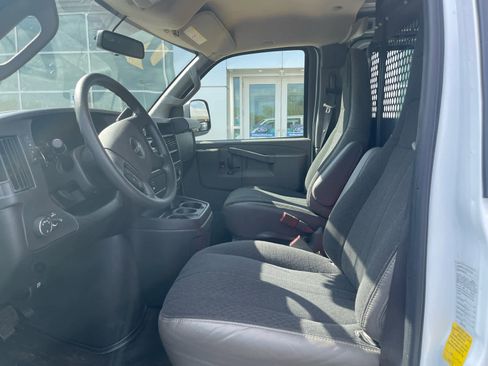 Used 2024 GMC Savana 2500 w/ Driver Convenience Package image 10