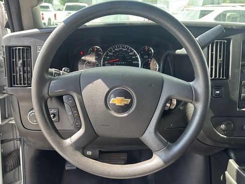 Used 2017 Chevrolet Express 2500 RWD image 23