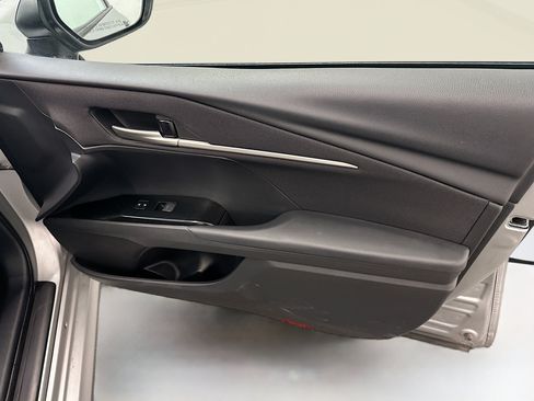 Used 2025 Toyota Camry LE FWD image 32
