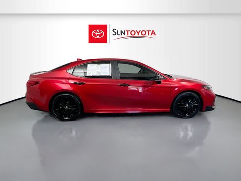 Used 2025 Toyota Camry SE FWD image 2