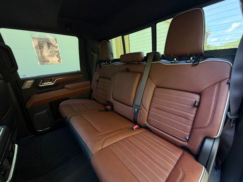 Used 2024 GMC Sierra 3500 Denali Ultimate AWD/4WD image 58