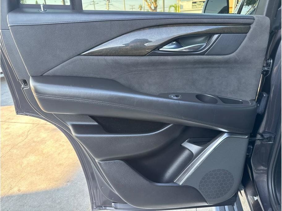 Used 2017 Cadillac Escalade Platinum AWD/4WD image 17