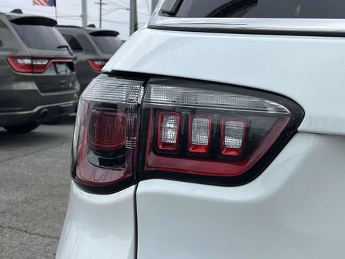 Used 2025 Jeep Compass Limited AWD/4WD image 10