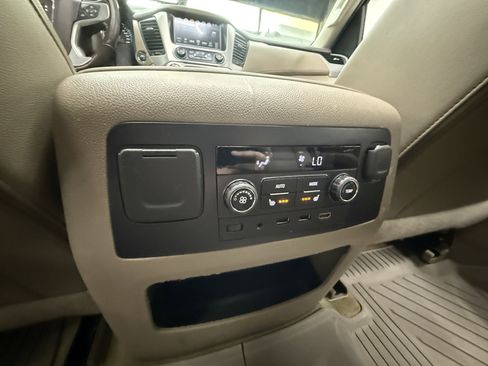 Used 2018 GMC Yukon SLT w/ Premium Edition AWD/4WD image 22