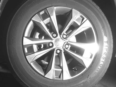 Used 2025 Chevrolet Equinox LT FWD image 12