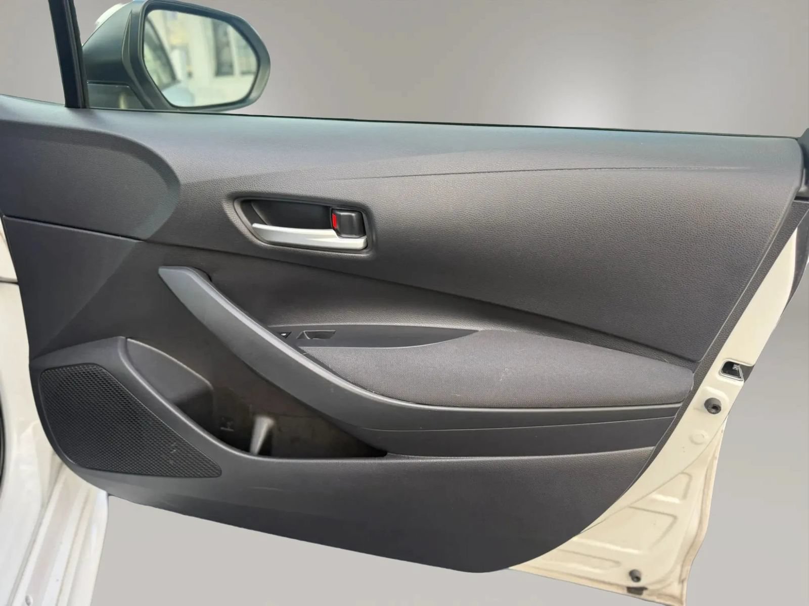 Used 2021 Toyota Corolla LE FWD image 42
