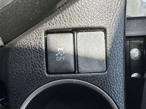 Used 2014 Toyota Corolla LE FWD image 32