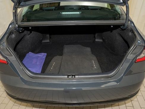 Used 2025 Toyota Camry XLE image 5