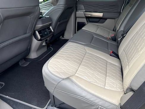 New 2026 Ford F250 Platinum w/ Platinum Plus Package AWD/4WD image 18