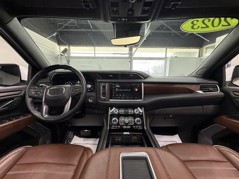 Used 2023 GMC Yukon Denali Ultimate w/ LPO, Floor Liner Package image 15