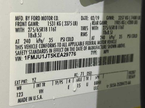 Used 2019 Ford Expedition XLT w/ Equipment Group 201A AWD/4WD image 34