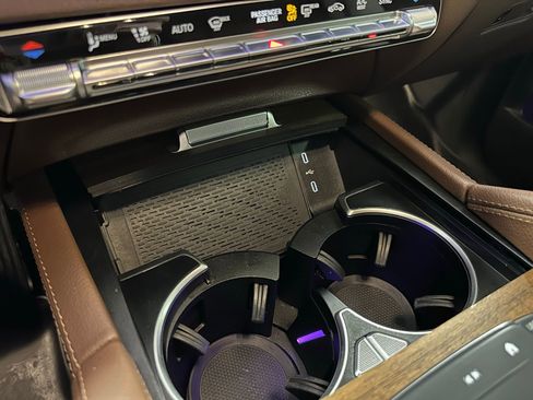 Used 2024 Mercedes-Benz GLE 350 4MATIC image 35