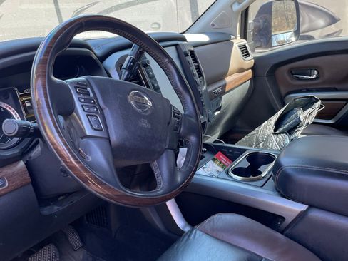 Used 2016 Nissan Titan Platinum Reserve image 4