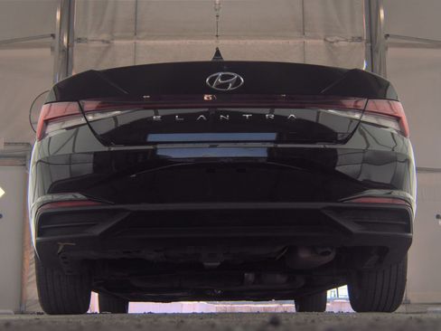 Used 2024 Hyundai Elantra SEL w/ Convenience Package image 10