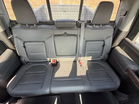 Used 2020 GMC Sierra 2500 Denali w/ Denali Ultimate Package AWD/4WD image 18