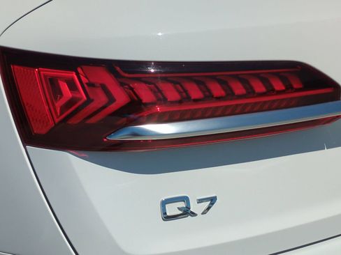 Used 2023 Audi Q7 2.0T Premium AWD/4WD image 18
