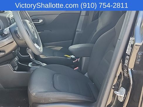 Certified 2018 Jeep Renegade Latitude image 16