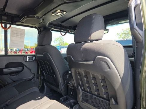 Used 2023 Jeep Gladiator Mojave image 12