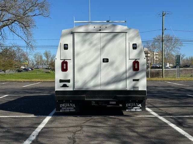New 2024 Ford E-450 and Econoline 450 Super Duty w/ Power Windows & Locks Group RWD image 6