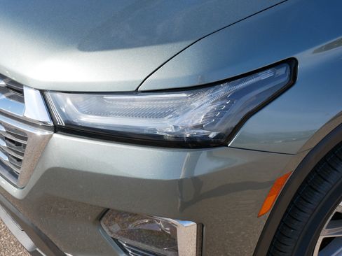 Used 2023 Chevrolet Traverse LT AWD/4WD image 16