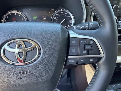 Used 2022 Toyota Highlander Limited image 41